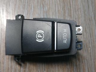 кнопка ручного тормоза (ручника) BMW 7 серия F01/F02 2010, 4.4 л., N63 B44 A, бензин, АКПП, седан, 9159997, 32143301-01