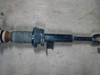 амортизатор передний левый BMW 5 серия F07/F10/F11 2010, 3.0 л., N57 D30 A, дизель, АКПП, хетчбэк 5 дв., 31316795445, 31316798153, 6795445