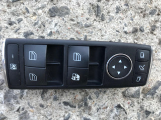 блок управления стеклоподъемниками Mercedes-Benz C-Класс W204/S204 2008, 2.1 л., OM 646.811, дизель, МКПП, серебро, седан, 2048700251