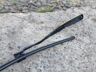 щеткодержатель (поводок стеклоочистителя, дворник) BMW X3 F25 2013, 2.0 л., N20 B20 A, бензин, АКПП, внедорожник 5 дв.
