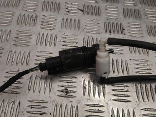 насос (моторчик) омывателя стекла Mercedes-Benz M-Класс W164 2007, 3.0 л., OM 642.940, дизель