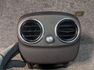 дефлектор обдува салона Mercedes-Benz C-Класс W205/S205/C205 2015, 2.0 л., M 274.920, бензин, АКПП, седан, правый руль, A2056800491, 2056800491, A2058308301, 2058308301