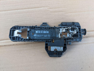 скелет ручки двери задней левой Mercedes-Benz C-Класс W204/S204 2008, 2.1 л., OM 646.811, дизель, МКПП, серебро, седан, A2047600734, 2047600734