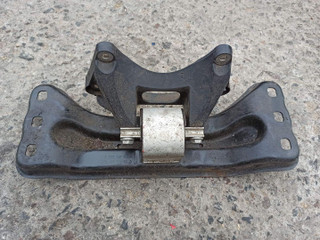 кронштейн КПП Mercedes-Benz E-Класс W213/S213/C238/A238 2016, 2.2 л., дизель, A2132401302, A2052405300