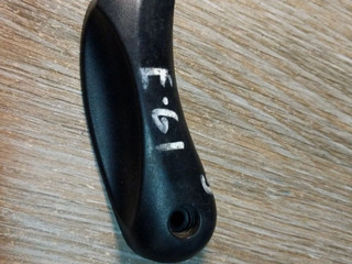 ручка открывания капота BMW 5 серия E60/E61 2006, 4.8 л., N62 B48 A, бензин, АКПП, универсал, 51437008933, 7008933