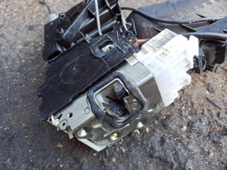 замок двери передней правой Mercedes-Benz GL-Класс X164 2007, 3.0 л., OM 642.940, дизель, АКПП, серебристый, внедорожник 5 дв.