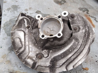 кулак поворотный правый BMW 3 серия E90/E91/E92/E93 2006, 2.0 л., дизель, АКПП, седан, 6773210