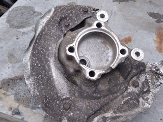 кулак поворотный левый BMW 3 серия E90/E91/E92/E93 2007, 2.0 л., дизель, АКПП, универсал, 6764443