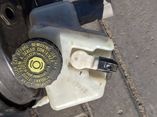 бачок тормозной жидкости Mercedes-Benz E-Класс W212/S212/C207/A207 W212 2010, 2.2 л., дизель, АКПП, седан, задний привод, правый руль, A2044300102
