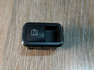 кнопка стеклоподъемника двери задней левой Mercedes-Benz E-Класс W212/S212/C207/A207 W212 2010, 2.2 л., дизель, АКПП, седан, задний привод, правый руль, A2047807358