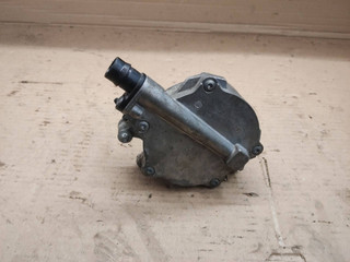насос вакуумный BMW 7 серия F01/F02 F01 2011, 4.4 л., N63 B44 A, бензин, АКПП, черный, 8605976