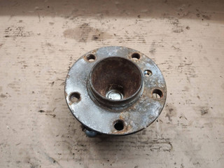 ступица передняя BMW 7 серия F01/F02 F01 2011, 4.4 л., N63 B44 A, бензин, АКПП, черный, 6775771