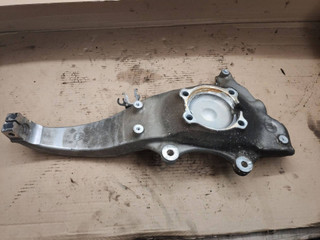 кулак поворотный правый BMW 7 серия F01/F02 F01 2011, 4.4 л., N63 B44 A, бензин, АКПП, черный