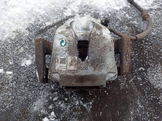 суппорт передний правый BMW X5 E70 2009, 3.0 л., M57 D30 (306D3), дизель