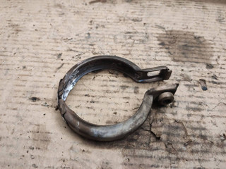 хомут глушителя BMW 7 серия F01/F02 F01 2011, 4.4 л., N63 B44 A, бензин, АКПП, черный, 7576986