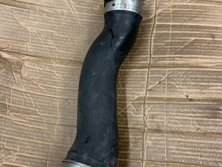 патрубок интеркулера BMW 3 серия F30/F31/F34 F30 2012, 3.5 л., бензин, АКПП, седан, задний привод, 7602652, 13717602652