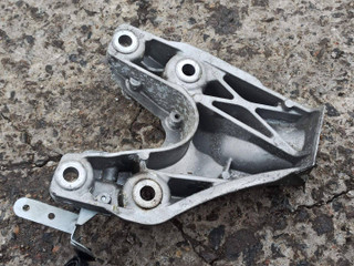 кронштейн двигателя BMW 3 серия F30/F31/F34 F30 2012, 3.5 л., бензин, АКПП, седан, задний привод, 6789093