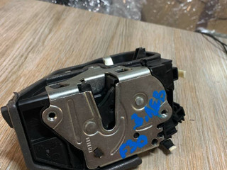 замок двери задней левой BMW 3 серия F30/F31/F34 F30 2012, 3.5 л., бензин, АКПП, седан, задний привод, 7202147, 51227202147