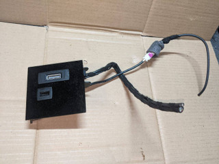 разъем AUX / USB