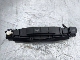 кнопка (выключатель) Mercedes-Benz C-Класс W204/S204 W204 2009, 3.0 л., M 272.948, бензин, A2048705510