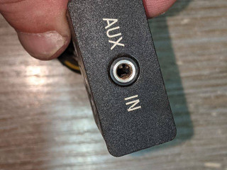 разъем AUX / USB