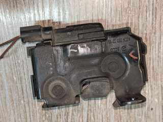 замок капота Mercedes-Benz C-Класс W204/S204 W204 2009, 3.0 л., M 272.948, бензин, A2048800260