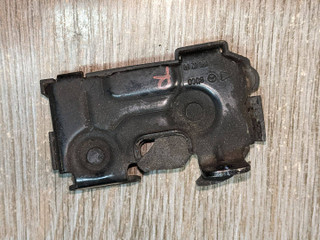 замок капота Mercedes-Benz C-Класс W204/S204 W204 2009, 3.0 л., M 272.948, бензин, A2048800260