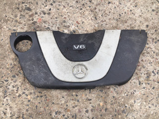 декоративная крышка двигателя Mercedes-Benz C-Класс W204/S204 W204 2009, 3.0 л., M 272.948, бензин, A2720100067, A2720101067
