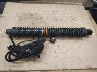 амортизатор крышки багажника (3-5 двери) BMW 7 серия F01/F02 2010, 7185713