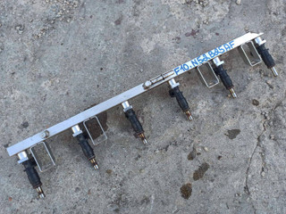 топливная рампа BMW 5 серия F07/F10/F11 2012, 2.5 л., N52 B25 AF, бензин, 7512541
