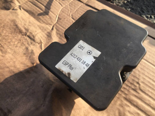 блок ABS Mercedes-Benz E-Класс W212 [рестайлинг] 2014, 2.0 л., A2124311848