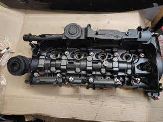 клапанная крышка BMW 5 серия F10/F11 [рестайлинг] 2017, 2.0 л., B47 D20 A, дизель, 8581798