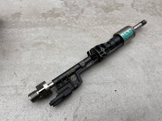 форсунка BMW 5 серия F07/F10/F11 [рестайлинг] 2013, 2.0 л., N20 B20 B, бензин, 7597870