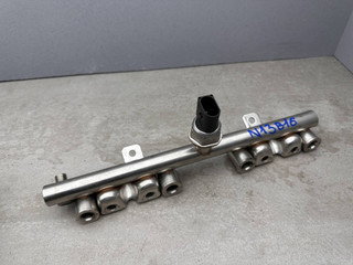 топливная рампа BMW 3 серия F30/F31/F34 2014, 1.6 л., N13 B16 A, бензин, 7592426