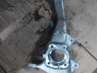 кулак поворотный левый BMW X5 F15 2017, 3.0 л., N57 D30 B, дизель, АКПП, внедорожник 5 дв., 6869869
