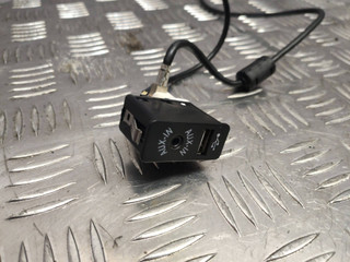 разъем AUX / USB BMW 5 серия F07/F10/F11 F10 2010, 3.5 л., бензин