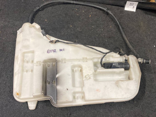 бачок омывателя BMW 5 серия F07/F10/F11 F10 2010, 3.5 л., бензин