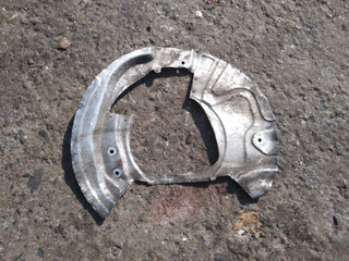защитный кожух тормозного механизма BMW 5 серия F07/F10/F11 F10 2010, 3.5 л., бензин, 6789089