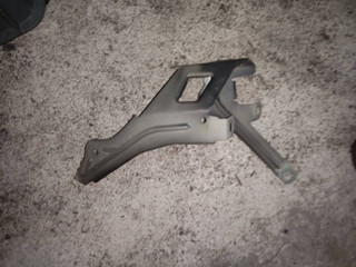 крепление ( кронштейн ) крыла BMW 5 серия F07/F10/F11 2012, 7193423