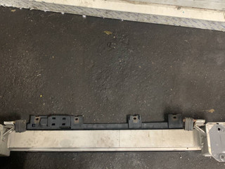 усилитель бампера переднего BMW 5 серия F07/F10/F11 2010, 3.5 л., бензин, 7201248