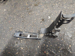 крепление заднего бампера правое