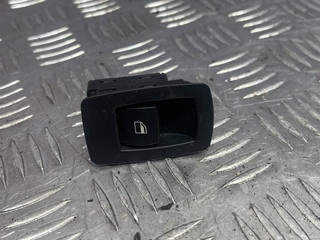 кнопка стеклоподъемника двери BMW X5 M E70 2010, 4.4 л., S63 B44 A, бензин, 6945874