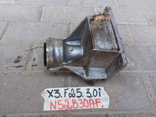 кронштейн полуоси BMW X3 F25 2011, 3.0 л., N52 B30, бензин, 7601996