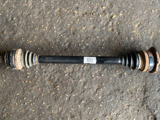 полуось задняя (приводной вал, ШРУС) BMW 7 серия F01/F02 2010, 4.4 л., N63 B44 A, бензин, 7566086