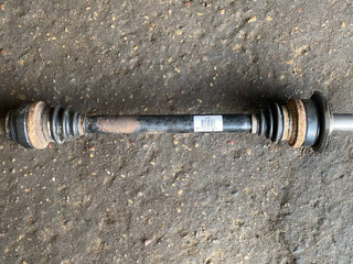 полуось передняя левая (приводной вал, ШРУС) BMW 7 серия F01/F02 2010, 4.4 л., N63 B44 A, бензин, АКПП, седан, 7566087
