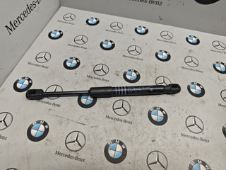 амортизатор капота BMW 5 серия G30/G31 [рестайлинг] 2022, 3.0 л., бензин, полный привод, 7347403