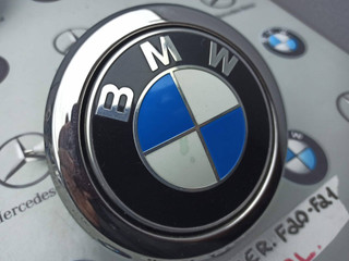эмблема BMW 1 серия F20/F21 [2-й рестайлинг] 2017, 7248535