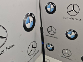 амортизатор крышки багажника (3-5 двери) Mercedes-Benz GLC-Класс X253 [рестайлинг] 2020, 2.0 л., M264.920, бензин, полный привод, правый руль, A2539800300