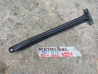 кронштейн (крепление) Mercedes-Benz E-Класс W214 2025, 2.0 л., дизель, A2066280000