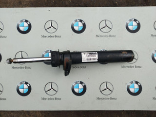 амортизатор передний правый BMW X1 F48 2018, 2.0 л., бензин, АКПП, 6882850